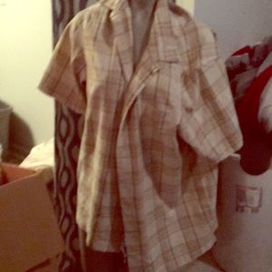 Men’s button down short sleeve shirt